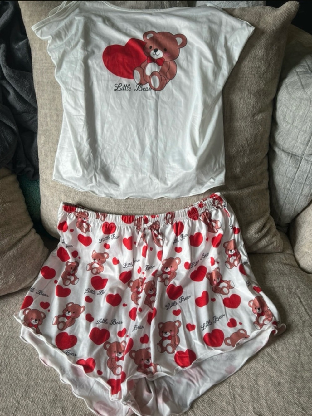 Women’s Cute Bear & Heart Print Pajama Set